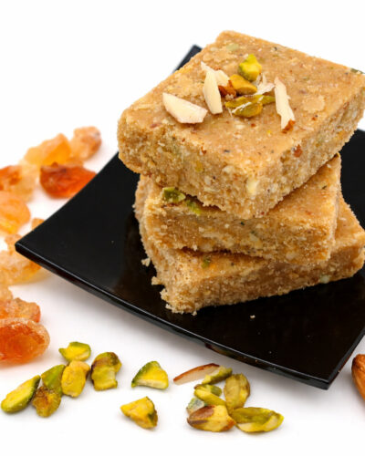 Gurr Papri (Golden Square) – Traditional Sweet